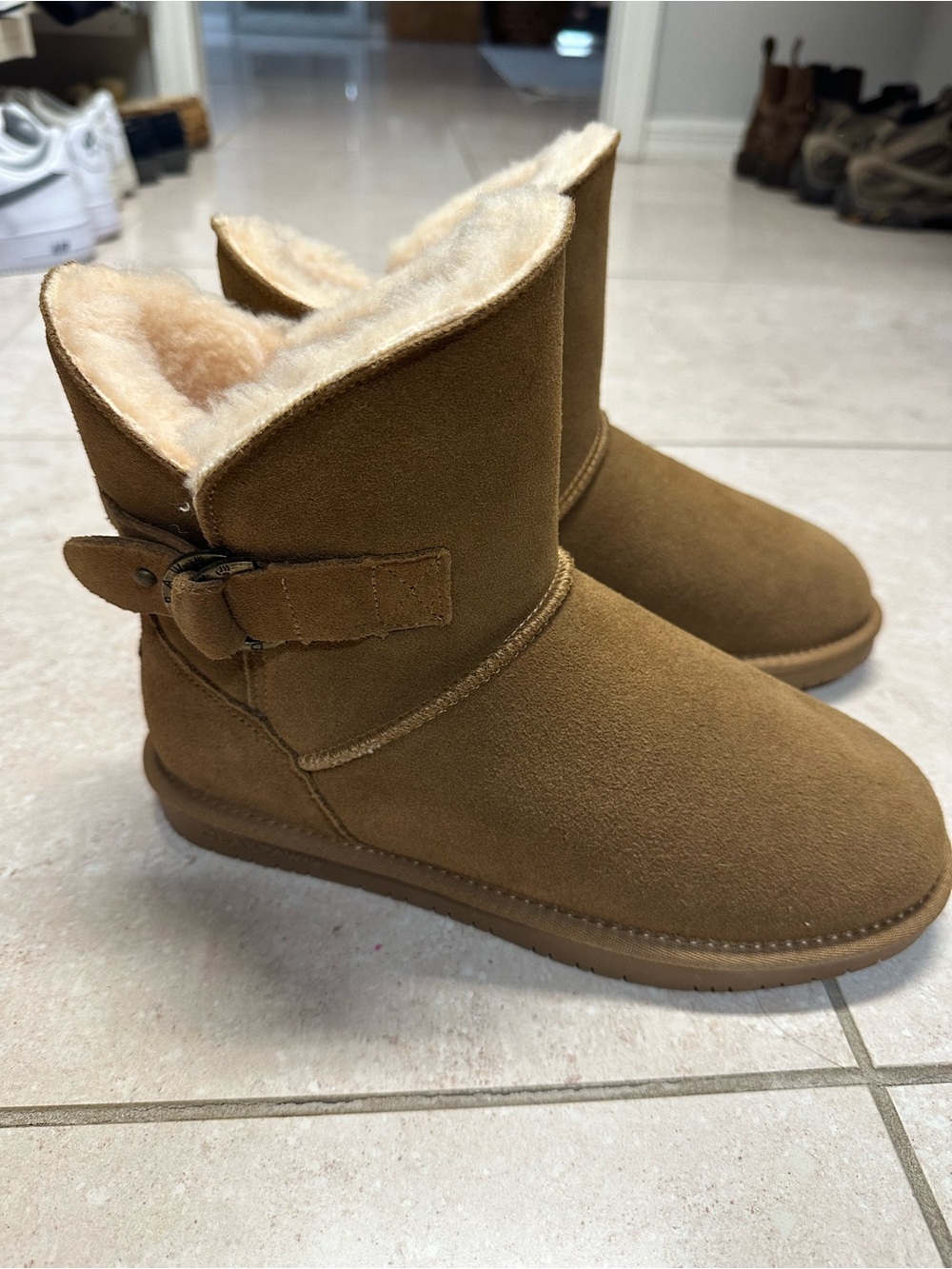 BearPaw Women's Chestnut Tan Suede Shearling Booties